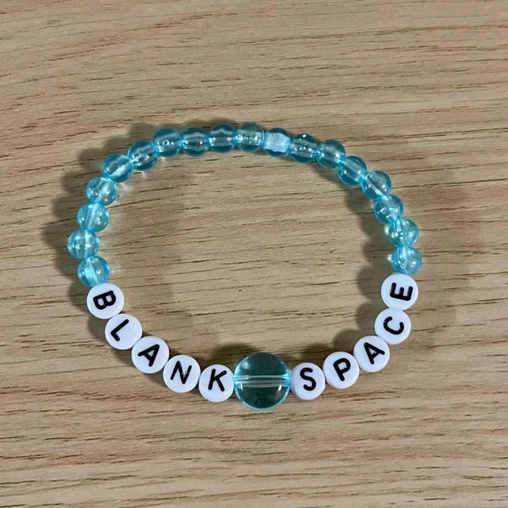 1989 Taylor Swift Friendship Bracelet Pack - Picture 5 of 8